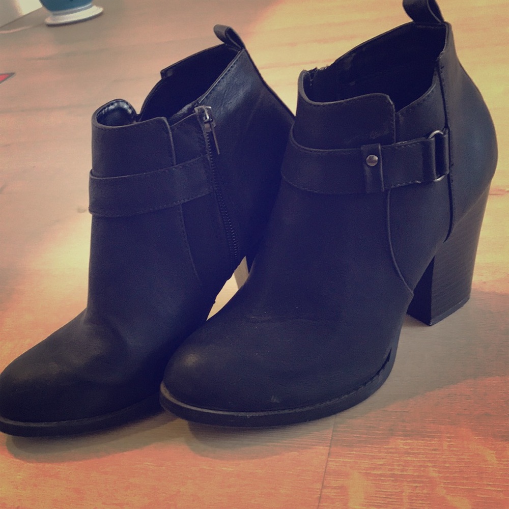 BLACK heel Booties